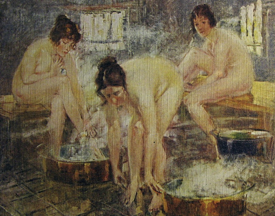 WHAT ARE THE Naked WOMEN SHOULD AND WHY?