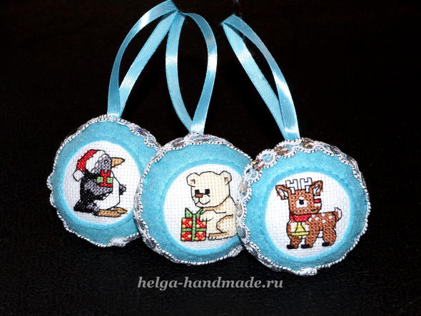 Ёлочные игрушки из фетра с ручной вышивкой