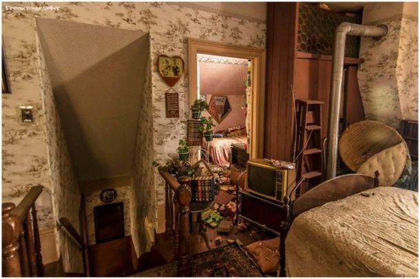 Фотограф был шокирован, войдя внутрь этого заброшенного дома! Фотограф был шокирован, войдя внутрь этого заброшенного дома!