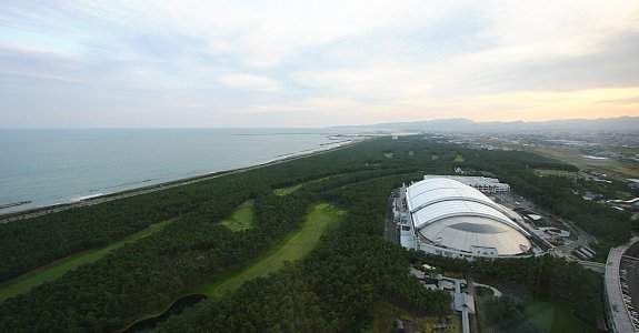 Ocean Dome в Японии: самый необычный пляж в мире. Фото