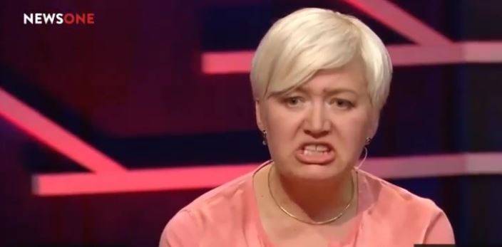 Русофобка Ницой заявила Порошенко: «Вы меня заказали?» Русофобка Ницой заявила Порошенко: «Вы меня заказали?»