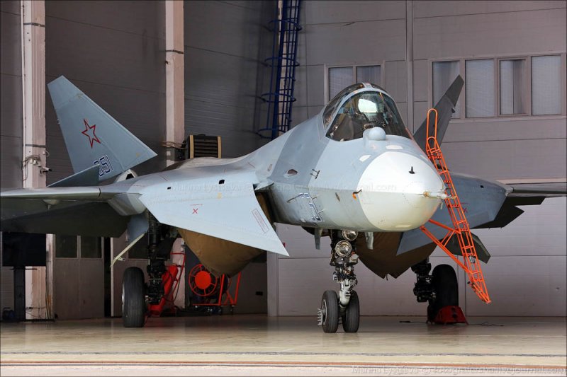 ПАК ФА впервые показали вблизи!