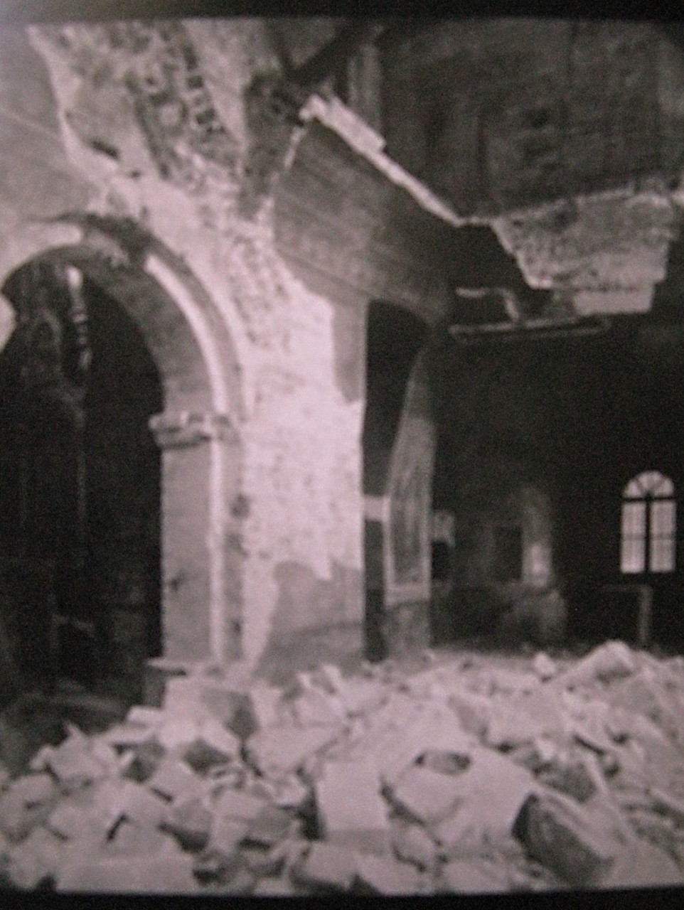 Прогулки по Коломенскому. Храм Усекновения главы Иоанна Предтечи. Голосов овраг. Прогулки по Коломенскому. Храм Усекновения главы Иоанна Предтечи. Голосов овраг.
