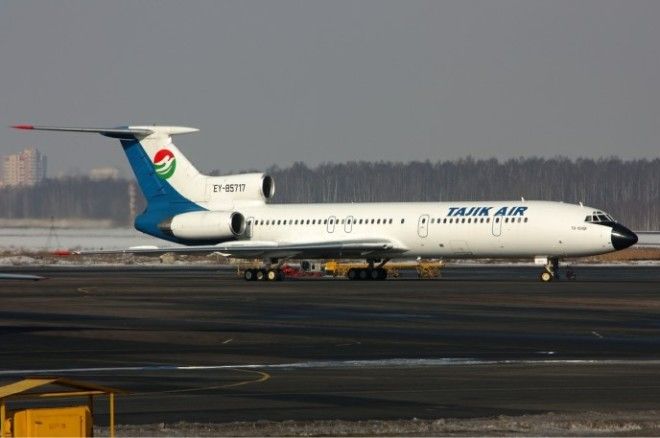 Tajik_Air_Tupolev_Tu-154M_Dvurekov