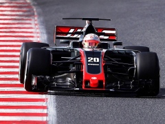 Концепт Q60 Black S оснастили гибридной силовой установкой с системой ERS