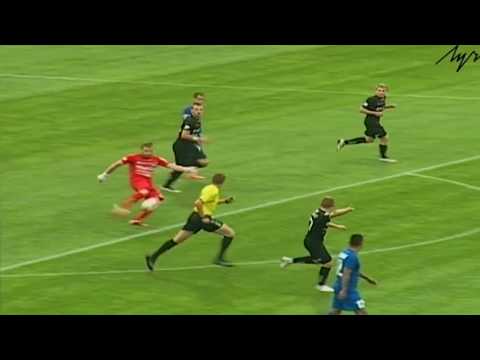В Беларуси вратарь забил гол ударом через все поле