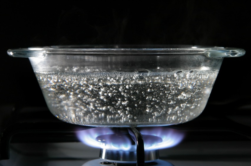 Ускоряет ли соль кипение воды и другие мифы о пузырьках