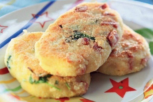 Картофельные котлетки с сыром и ветчиной Картофельные котлетки с сыром и ветчиной