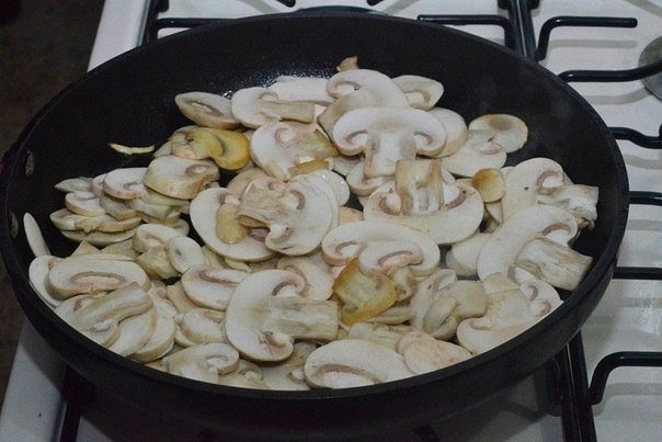 КАРТОШКА С ГРИБАМИ В СЛИВКАХ