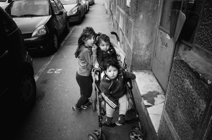 Колоритные уличные фотографии известных стрит-фотографов из разных стран