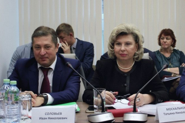 Бывший муж Натальи Поклонской решил «выйти на тропу войны» с севастопольским СМИ и всех насмешил