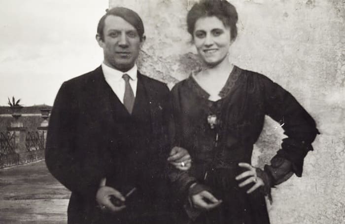 Пабло Пикассо и Ольга Хохлова в Риме, 1917 | Фото: artchive.ru