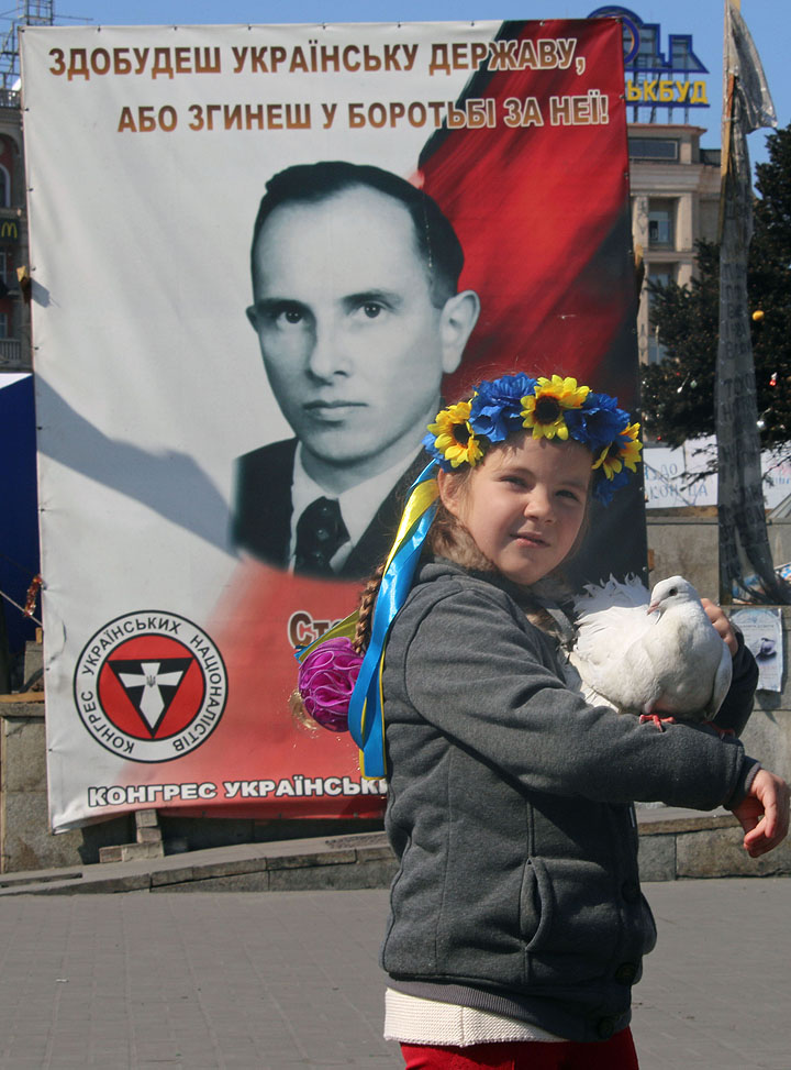 На самом деле ни Бандера, ни остальные «герои» основной массе народа тут не нужны На самом деле ни Бандера, ни остальные «герои» основной массе народа тут не нужны