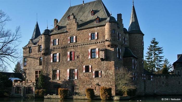   - Burg Satzvey