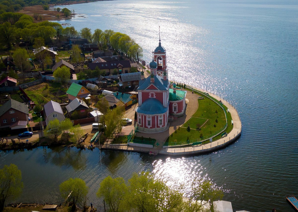 Переславль-Залесский: Церковь сорока мучеников и Плещеево озеро