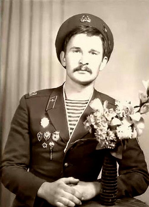 Фёдор Добронравов во время службы в армии. / Фото: www.yaplakal.com Фёдор Добронравов во время службы в армии. / Фото: www.yaplakal.com