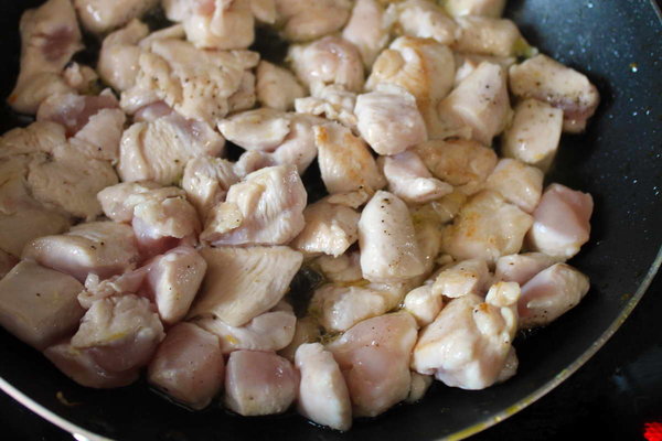 Куриная грудка в сливках