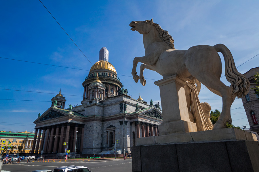 Городские легенды двух питерских храмов Городские легенды двух питерских храмов