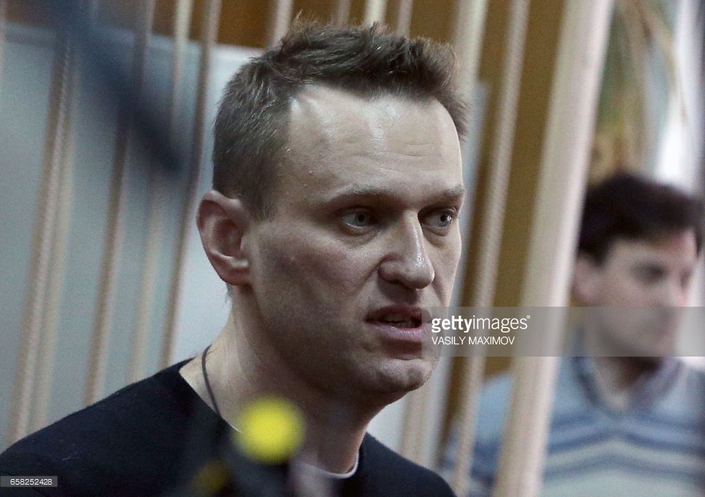 Как вы относитесь к Алексею Навальному? Как вы относитесь к Алексею Навальному?