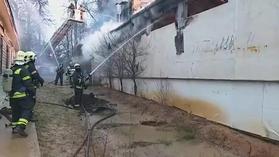 Видео: пожар в гостинице в Подмосковье локализован