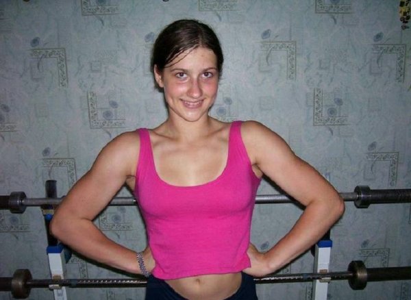 Эта тщедушная девочка в 14 лет поднимала десятерых мужчин! Вот что с ней стало через 10 лет Эта тщедушная девочка в 14 лет поднимала десятерых мужчин! Вот что с ней стало через 10 лет