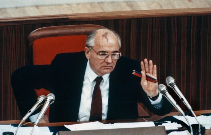 Генеральный секретарь Михаил Горбачёв в Думе. СССР, Москва, 1989 год. Автор фотографии: Chris Niedenthal. Генеральный секретарь Михаил Горбачёв в Думе. СССР, Москва, 1989 год. Автор фотографии: Chris Niedenthal.