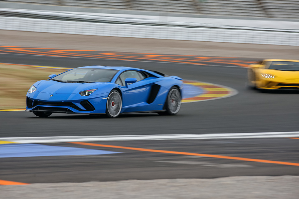 Тест-драйв Lamborghini Aventador S, после которого нужно заново учиться жить. Фото 13