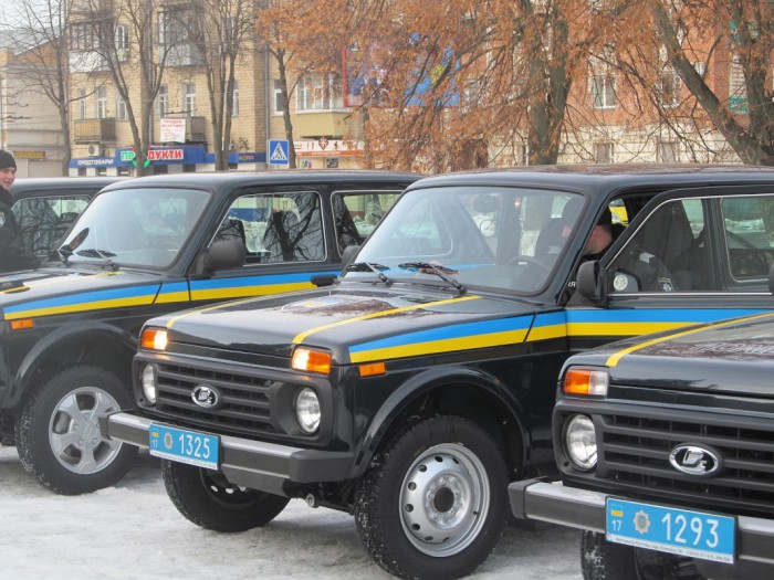 Украинская полиция пересаживается на российские автомобили Украинская полиция пересаживается на российские автомобили