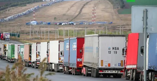 Токаев встретился с Зеленским, и тут же на границе с РФ встали 7 тысяч фур из Китая