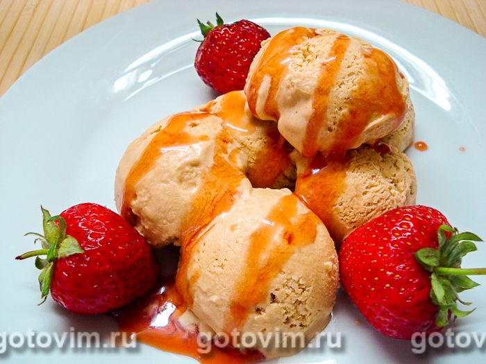Мороженое крем-брюле с вареной сгущенкой. Фотография рецепта