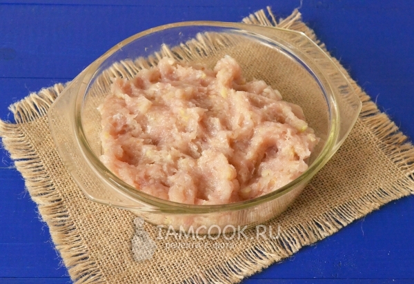 Размешать фарш