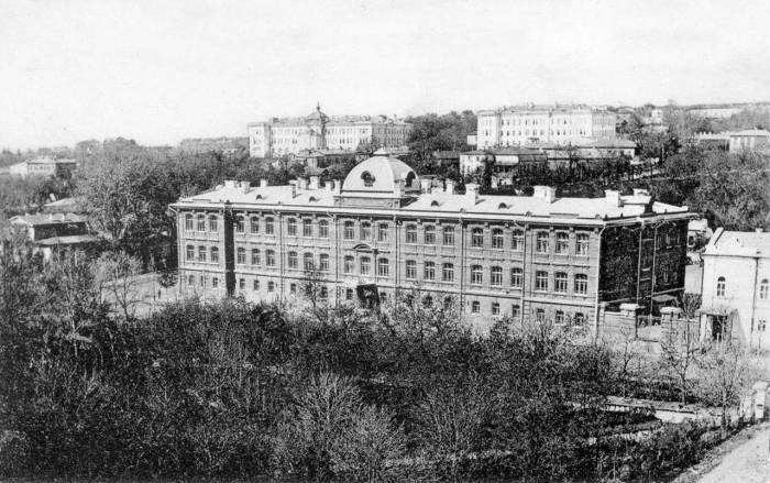 Здание I-ой женской гимназии. Здание I-ой женской гимназии.