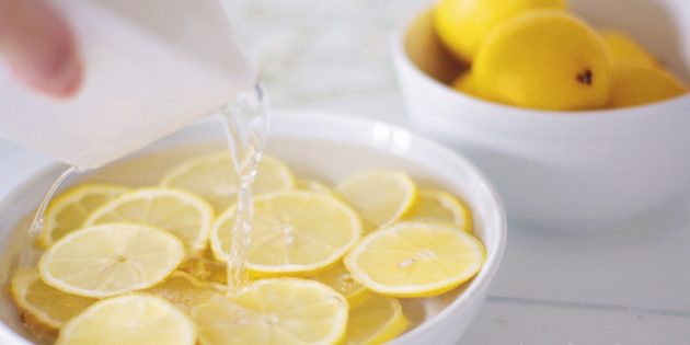 Как почистить микроволновку лимоном