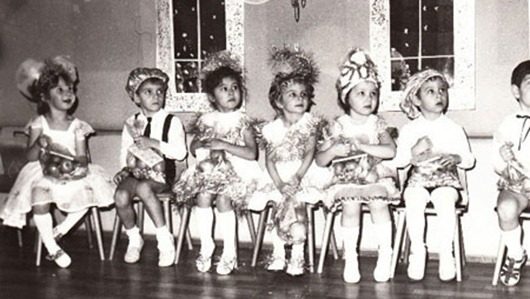 Мальчики - зайчики, девочки - снежинки… Мальчики - зайчики, девочки - снежинки…