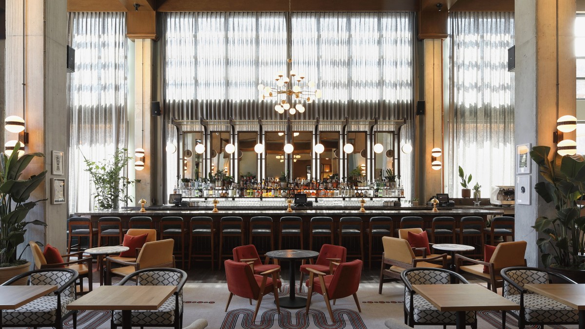 6 фотографий отеля The Hoxton, который открыли на месте бывшего мясокомбината