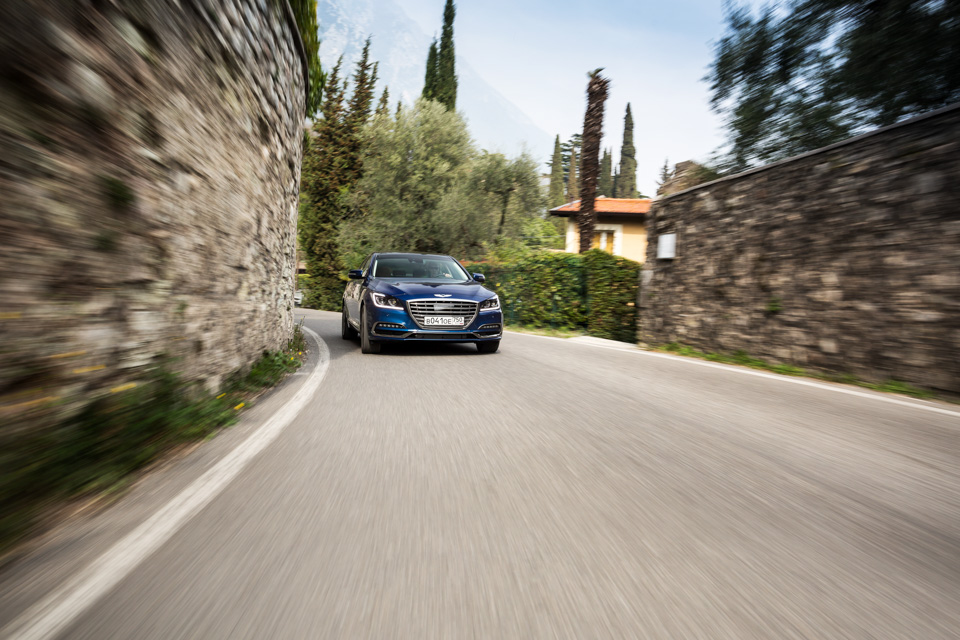 Смог ли обновленный Genesis G80 догнать «немецкую тройку»? Спойлер: нет. Фото 3