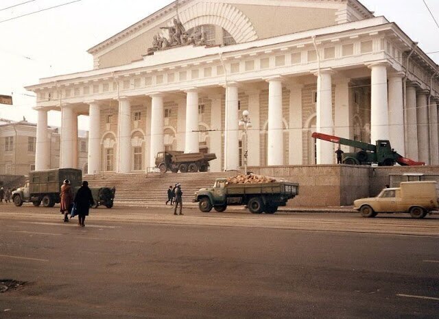 Советский Союз: зимние кадры эпохи диско Советский Союз: зимние кадры эпохи диско
(32 фото)