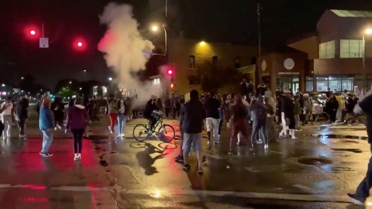 Полицейское насилие поджигает Америку