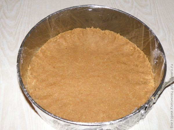 Желейный тортик из киви и сметаны без выпечки