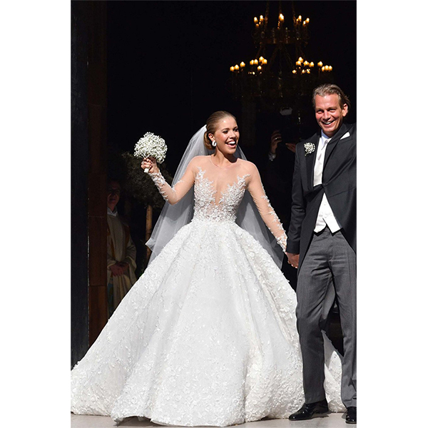 Wedding 2 Невеста надела платье, <br> расшитое 500 тыс. кристаллов Swarovski