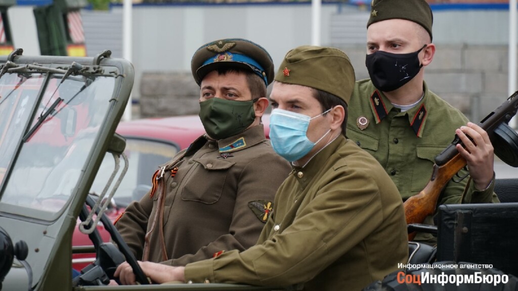 «День Победы превращается в клоунаду»: волгоградский депутат гулял по городу с боевым орденом на груди