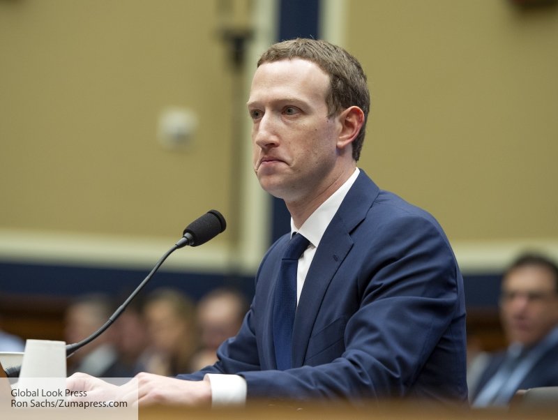 Эксперт назвал чудовищными политические репрессии Facebook Эксперт назвал чудовищными политические репрессии Facebook