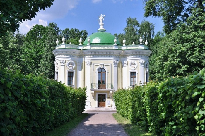 Старинные усадьбы Москвы