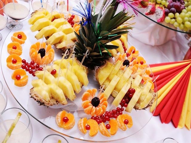 Канапе на шпажках на праздничный стол! Канапе на шпажках на праздничный стол!