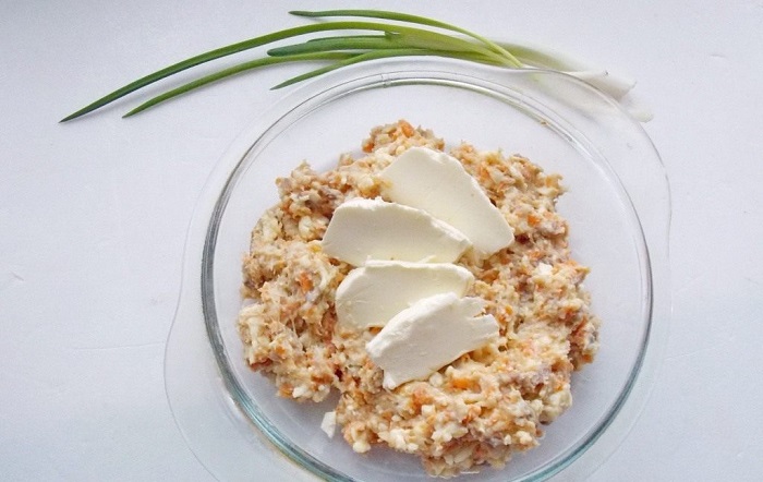 Все ингредиенты пропустить через мясорубку. Паштет из селедки: бюджетная закуска, которая просто тает во рту