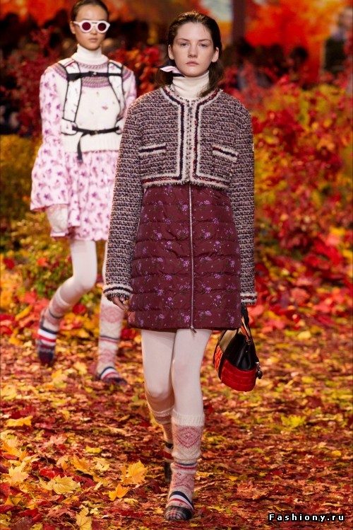 Moncler Gamme Rouge осень-зима 2017-2018 -- очень уютно, комфортно и даже шикарно Moncler Gamme Rouge осень-зима 2017-2018 -- очень уютно, комфортно и даже шикарно