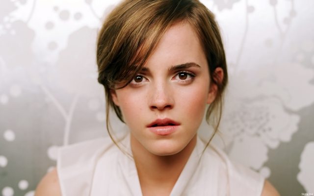 emma-watson-eyebrows-wide
