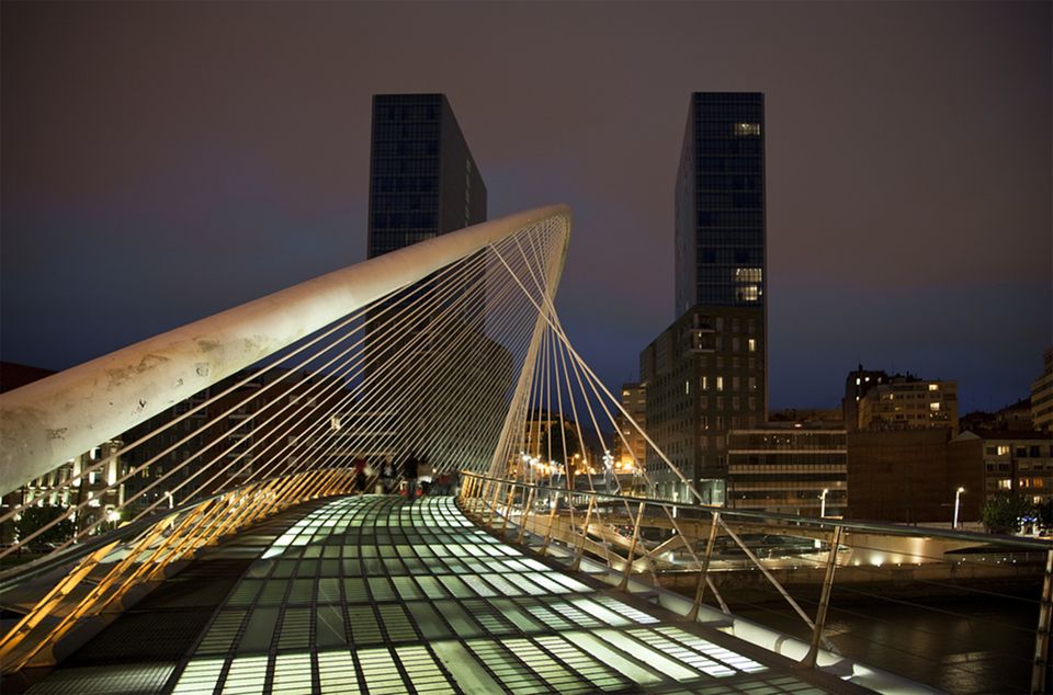 zubi zuri y torres isozaki. NewPix.ru - Захватывающие фотографии мостов