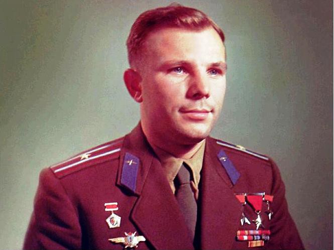 "Кедр! Я Заря-1" 12 апреля 1961 года, советский космонавт Юрий Гагарин впервые облетел земной шар "Кедр! Я Заря-1" 12 апреля 1961 года, советский космонавт Юрий Гагарин впервые облетел земной шар