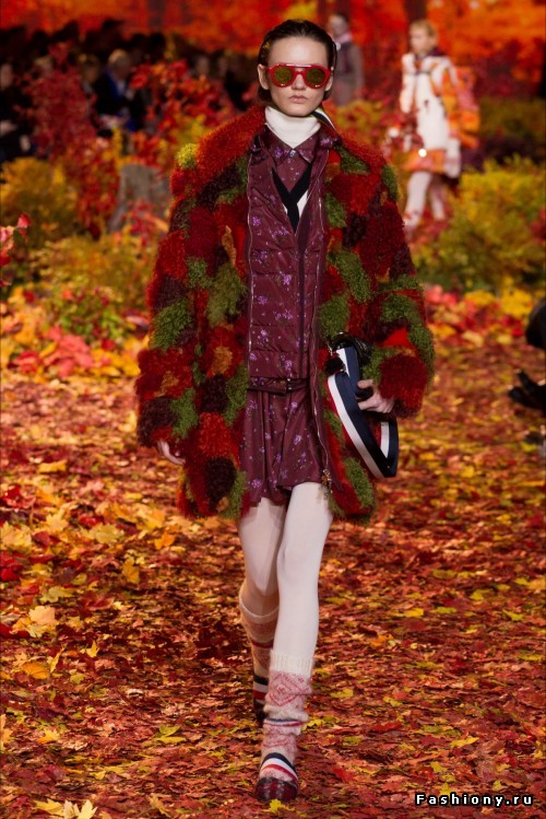 Moncler Gamme Rouge осень-зима 2017-2018 -- очень уютно, комфортно и даже шикарно Moncler Gamme Rouge осень-зима 2017-2018 -- очень уютно, комфортно и даже шикарно